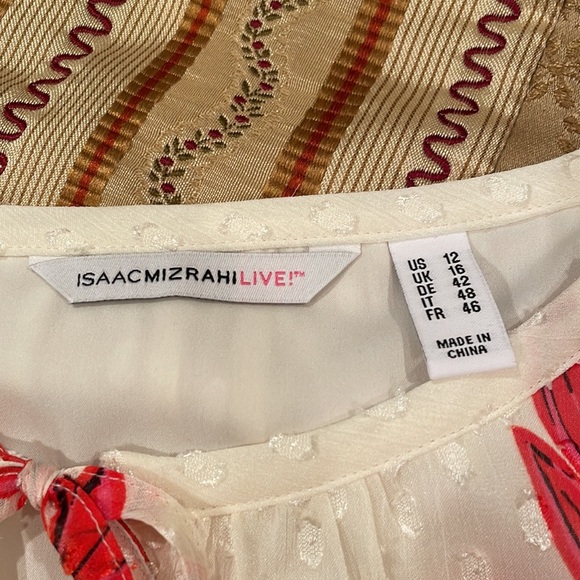NWOT Isaac Mizrahi top, polyester, red floral on white Swiss, 12 - Picture 6 of 10